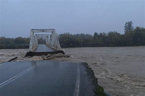 Colapso De Puente Tres Arcos En Linares Aumenta De 5 500 A 30 000 Los