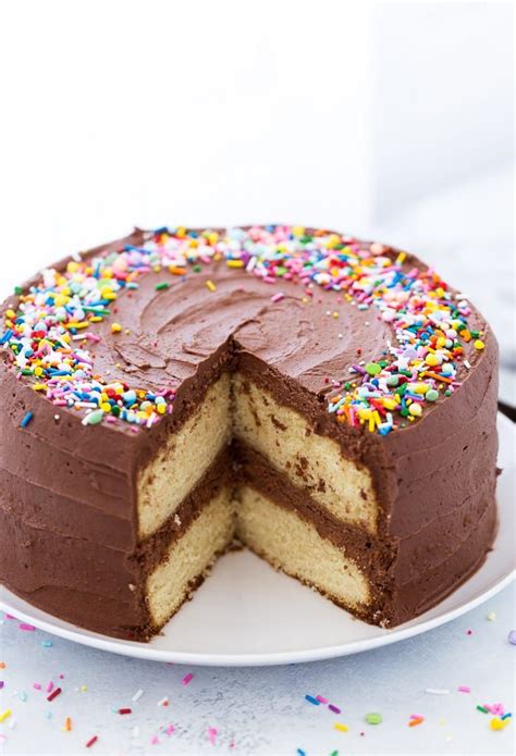 Classic Yellow Cake With Chocolate Frosting Artofit