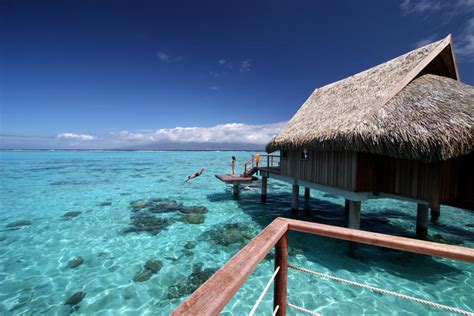 The Best Overwater Bungalows in Tahiti (2023) | Venture Tahiti