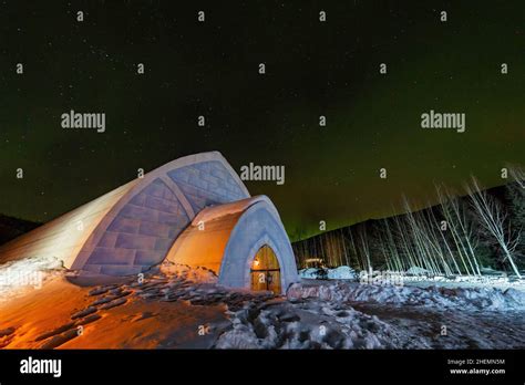 Night Starry View Of A Ice Dome In Chena Hot Springs Resort At Fairbanks Alaska Stock Photo Alamy
