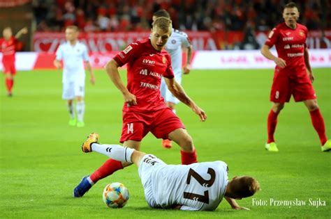 WIDZEWIAK PL Fani lidera czekają na pierwszą czerwcową wygraną