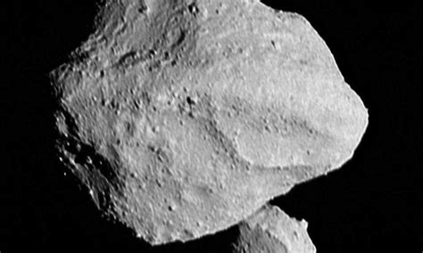 Asteroid Dinkinesh sorgt für eine Überraschung Raum derStandard de