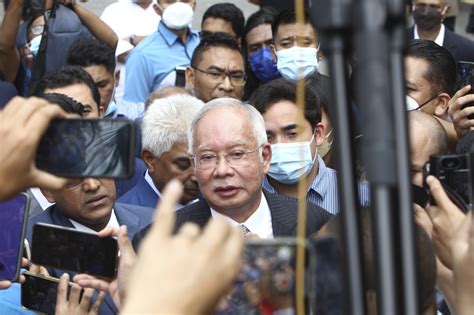 Malaysia Ex Pm Najib Goes To Jail After Losing Graft Appeal The Columbian