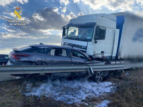 Drogas al volante investigado un camionero que provocó un accidente