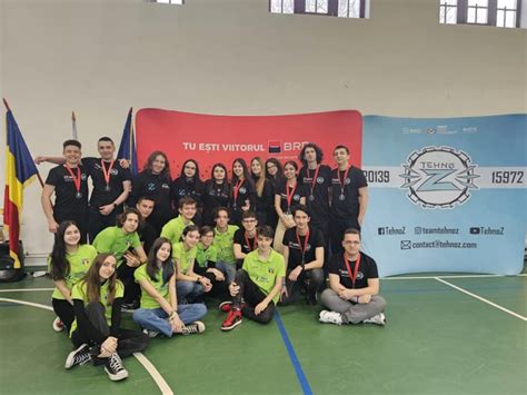 Campioanele la handbal şi campionii de la robotică împreună la