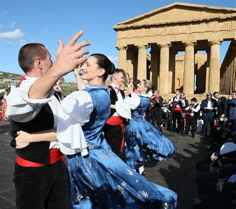 La Sagra Del Mandorlo In Fiore 2024 Aperte Le Iscrizioni Per Gli