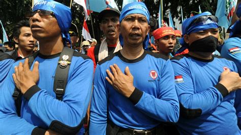 Foto Sampoerna Tutup Dua Pabrik Rokok Karyawan Di Phk