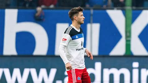 Fc K Ln Noah Katterbach Hofft Auf Hsv Verbleib