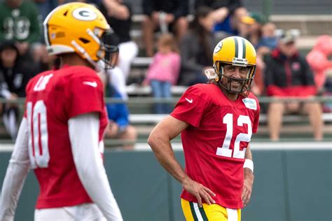 Aaron Rodgers Has Hilarious Reaction To Jordan Love Becoming The