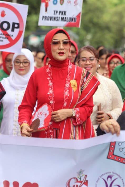 Peringati Hari Ibu TP PKK Gelar Parade Kebaya Dan Kampanye Anti