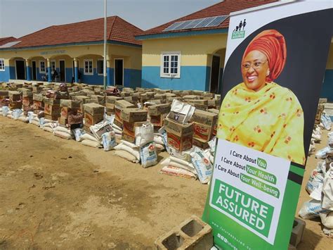 Aisha Buhari Kicks Off Distribution Of Nutritional Foods To Idps In