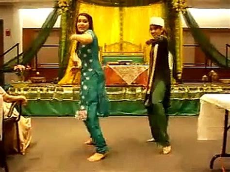 Girls Dancing On Mehndi Of Her Friend Video Dailymotion