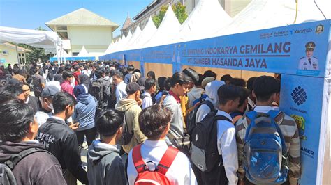 Pemkab Cirebon Tekan Angka Pengangguran Melalui Job Fair