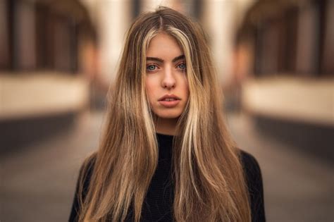 women portrait blonde long hair depth of field Martin Kühn HD