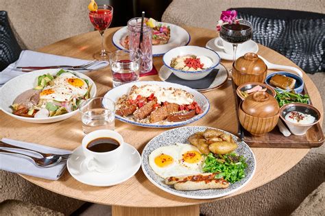 breakfast menu   floor