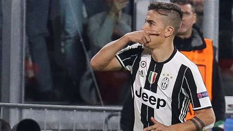 Foto Beratnya Beban Dybala Pakai Nomor Keramat Di Juventus