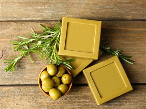 4 Proven Benefits Of Olive Oil Soap | Organic Facts