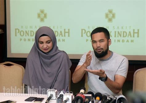 Ekspresi Kebahagiaan Shireen Sungkar Dan Teuku Wisnu Dikaruniai Anak