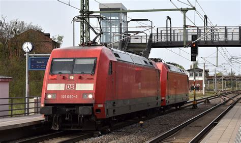 DB Fernverkehr AG D Mit Einem Lokzug Mit 101 090 9 NVR Nummer 91