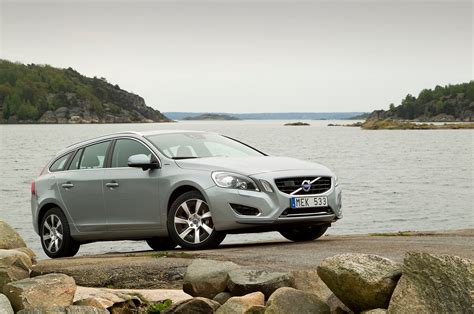 Volvo V60 D6 Plug In Hybrid Autocar