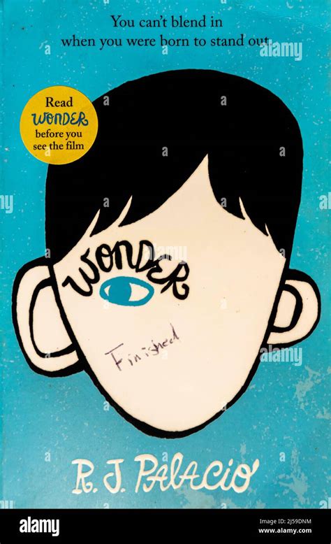 Book cover of Novel by R. J. Palacio Wonder. Cover artist: Tad ...