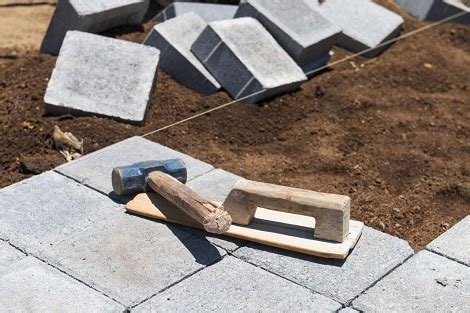 Этапы укладки тротуарной плитки на песок