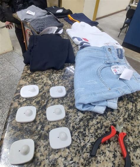 Suspeita De Furtar Roupas Em Loja De Para Ba Do Sul Presa Em