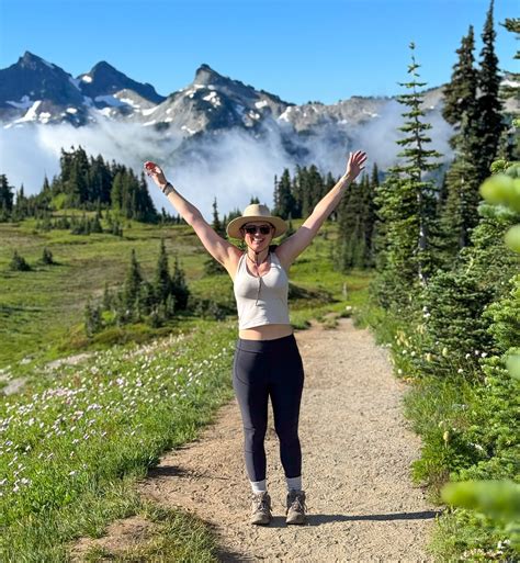 Where to Find Honolulu's Best Holiday Displays (2025)