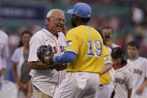 Red Sox radio announcer Joe Castiglione wins Hall of Fame’s Frick Award ...