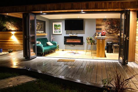 ‘witts End Garden Room Bar Cheshire Decking