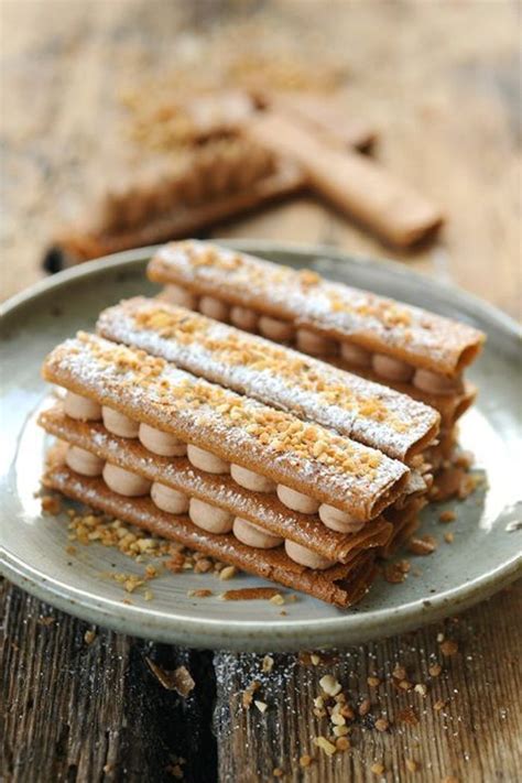 Mille Feuille Cr Pes Dentelle Et Pralin Du Pralin Pour Un No L Qui