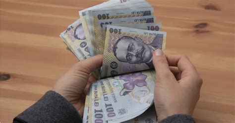 Salariul minim brut din România a crescut la 600 de Euro din prima zi