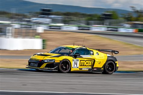 GT4 European Series Sainteloc Racing Triumphiert Gt Place