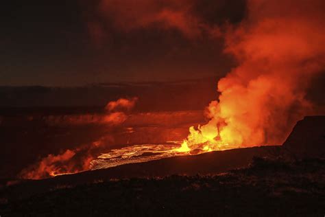 世界上最活跃的火山之一夏威夷基拉韦厄火山在暂停3个月后开始喷发 神秘的地球 科学 自然 地理 探索