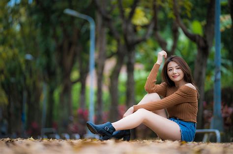 Picture Bokeh Young Woman Legs Asian Sweater Sit Shorts Glance