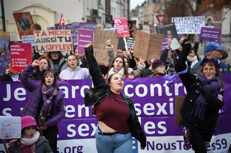 Féminicides Casa93 choisie pour créer le symbole du soutien aux