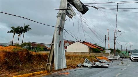 Tornado Em Santa Catarina Tem Rajadas De Vento De 130 Km H