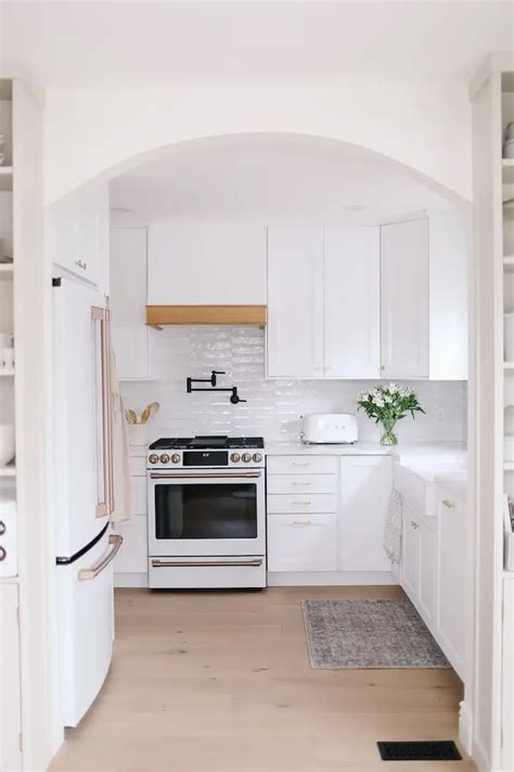 13 Clever Tricks To Make Your Small Kitchen Look Bigger Arts And Classy