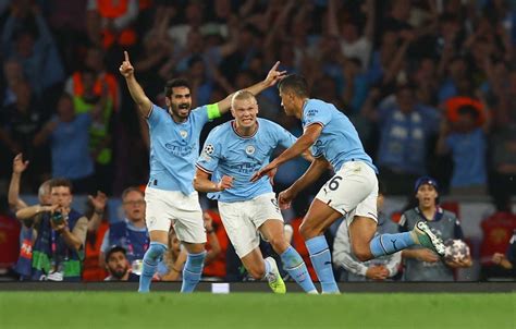 Foto Cetak Sejarah Manchester City Raih Treble Winner Usai Kalahkan