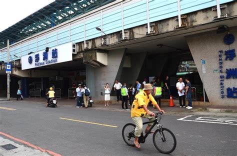 烏龍／台鐵浮洲車站傳人員落軌 原來從鐵道旁邊攀爬離開 熱門話題 要聞 經濟日報