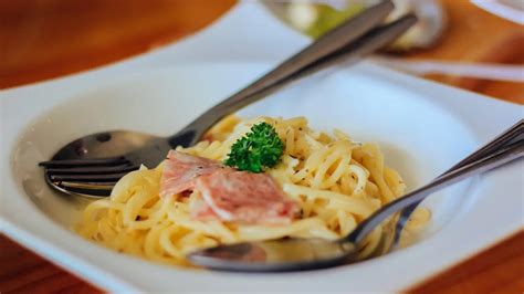 8 Resep Spaghetti Carbonara Creamy Yang Lezat Dan Mudah Dibuat Hot