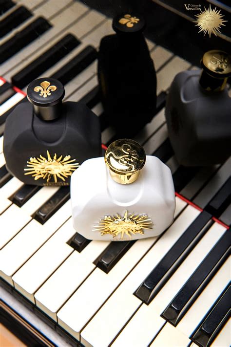 The Black And White Swans In The Versailles Perfume Collection