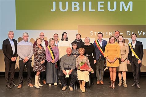 Sint Lievens Houtem Ontving Smaragden Jubilarissen Persregiodender Be