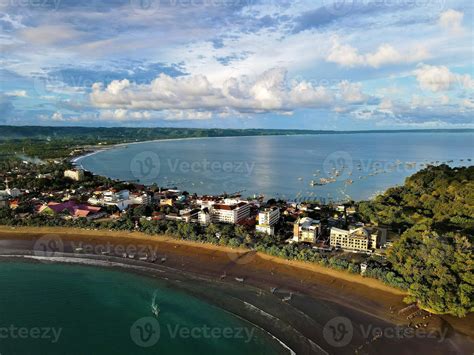 Hermosa Vista A Rea Panor Mica De La Playa Pangandaran Foto