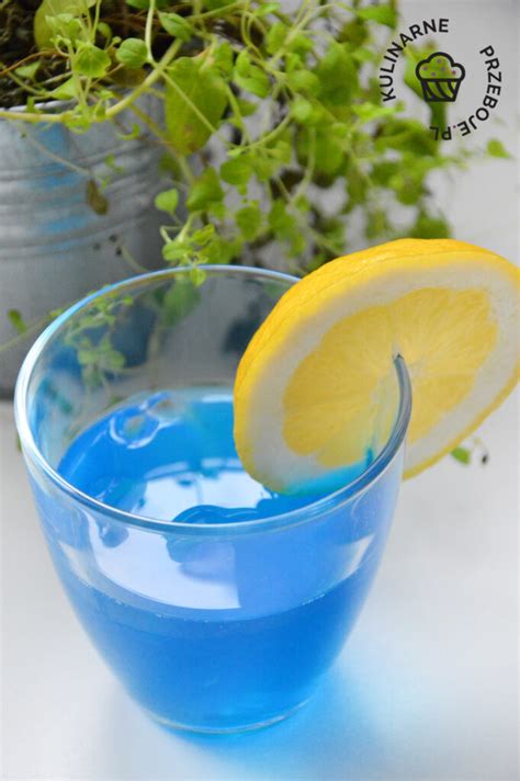 Drink Blue Shark z ginem i wódką Kulinarne Przeboje