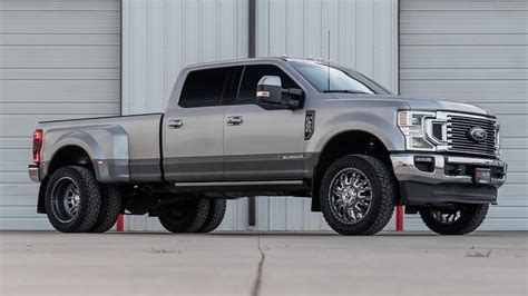 2022 F350 Lariat Ultimate Drw 25” Ready Lift 22” Fuel Forged Wheels 35” Yokohama Tires