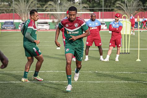 Keno projeta duelo Sporting Cristal na Libertadores e quer atenção