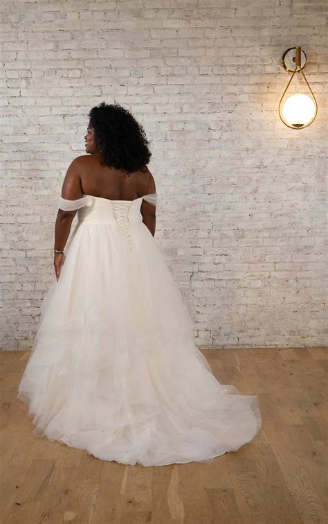 Modern Tulle Plus Size Ballgown Wedding Dress