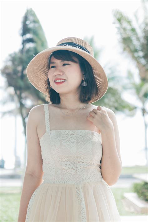 Đầm ren nude hai dây xinh xắn sang trọng