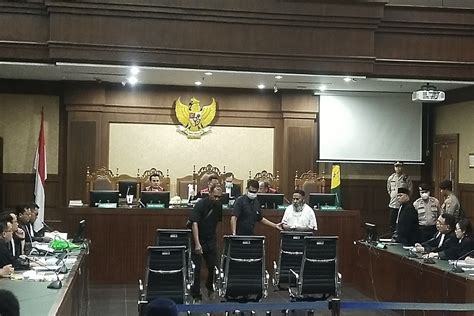 Lukas Enembe Habiskan Puluhan Miliar Di Tempat Judi Tapi